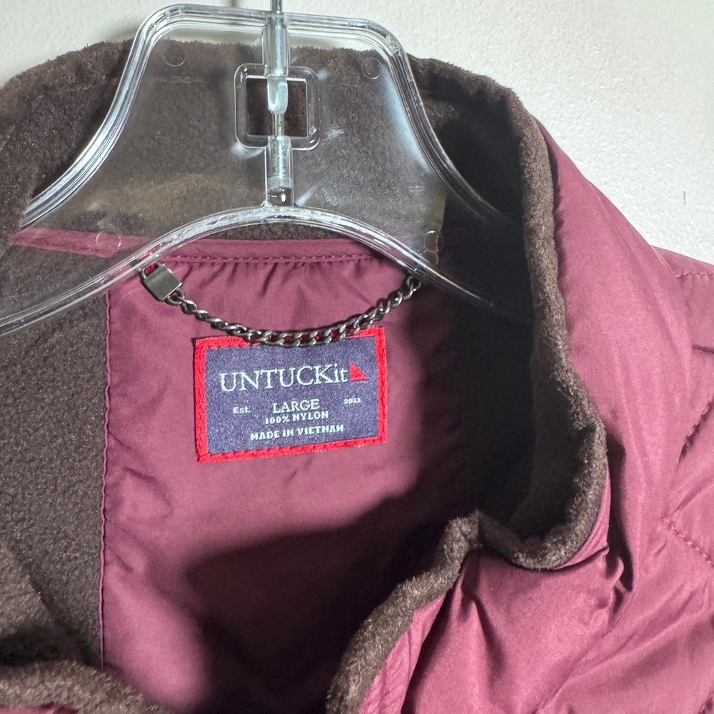 UNTUCKit Quilted Vest Mens Large Burgundy Diamond Pattern Full Zip Casual Puffer - Picture 3 of 6